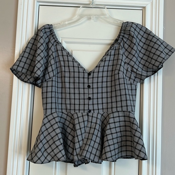 NWOT ASOS gray plaid flutter sleeve and peplum blouse Size 2 - Picture 7 of 7